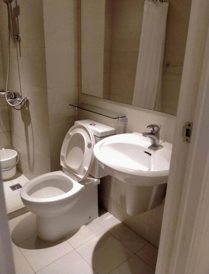 Sm Bicutan Condotel Манила Экстерьер фото